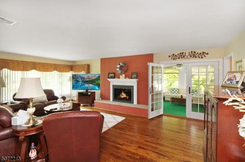 605 E Valley View Ave, Hackettstown, NJ 07840 photo 2