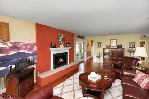 605 E Valley View Ave, Hackettstown, NJ 07840 photo 3