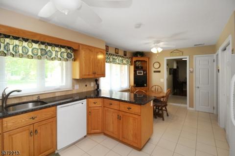 605 E Valley View Ave, Hackettstown, NJ 07840 photo 4