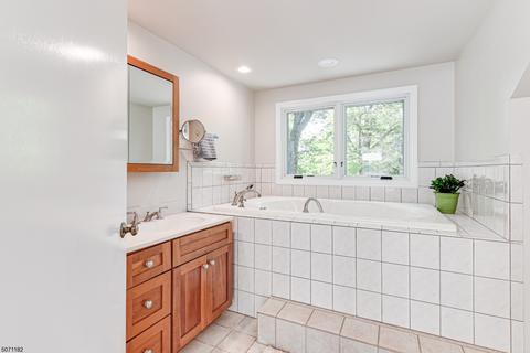 129 Countryside Dr, Summit, NJ 07901 photo 12