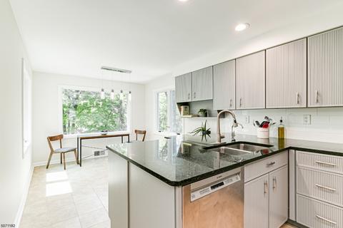 129 Countryside Dr, Summit, NJ 07901 photo 8