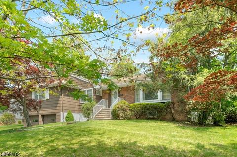 8 Devonshire Ter, West Orange, NJ 07052 photo 2