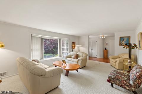 8 Devonshire Ter, West Orange, NJ 07052 photo 3