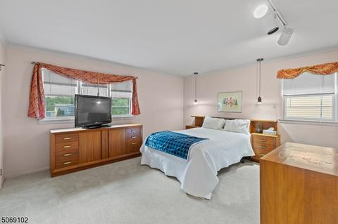 8 Devonshire Ter, West Orange, NJ 07052 photo 13