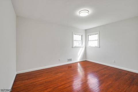 624 Freeland Ave, Paramus, NJ 07652 photo 11