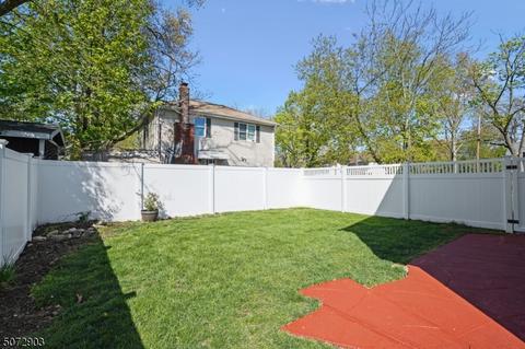 624 Freeland Ave, Paramus, NJ 07652 photo 3