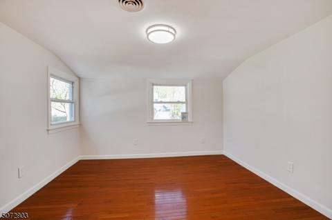624 Freeland Ave, Paramus, NJ 07652 photo 15