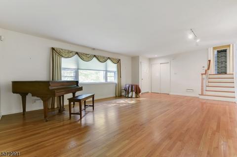 1001 Charles St, Mountainside, NJ 07092 photo 4