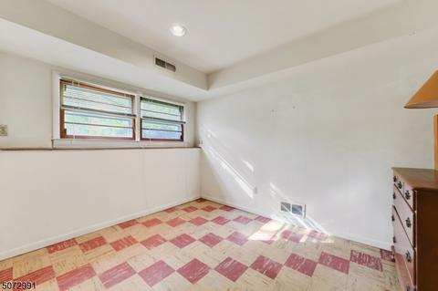 1001 Charles St, Mountainside, NJ 07092 photo 17
