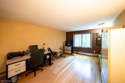 20 Stuckler Ln, Wayne, NJ 07470 photo 19
