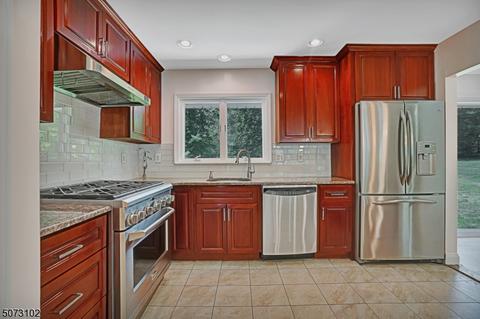 350 Timber Dr, Berkeley Heights, NJ 07922 photo 10