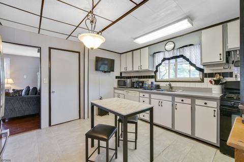 22 Forest Ave, Nutley, NJ 07110 photo 9