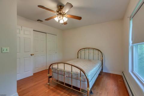 39 Union Ct, Wanaque Boro, NJ 07420 photo 18