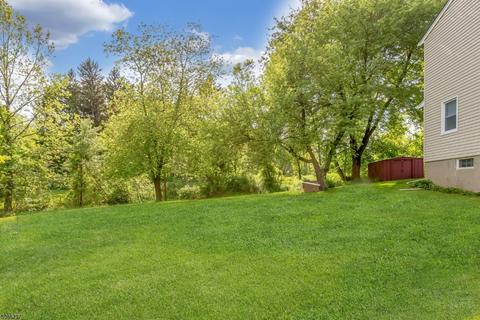 39 Union Ct, Wanaque Boro, NJ 07420 photo 15