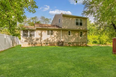 39 Union Ct, Wanaque Boro, NJ 07420 photo 17