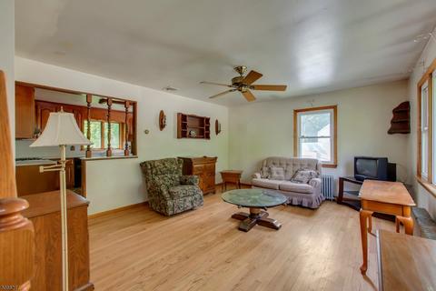 39 Union Ct, Wanaque Boro, NJ 07420 photo 2