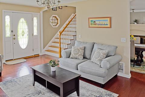 162 Highview Ter, Dover, NJ 07801 photo 2