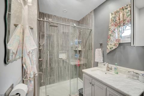 40 Wayne Pl, Nutley, NJ 07110 photo 8
