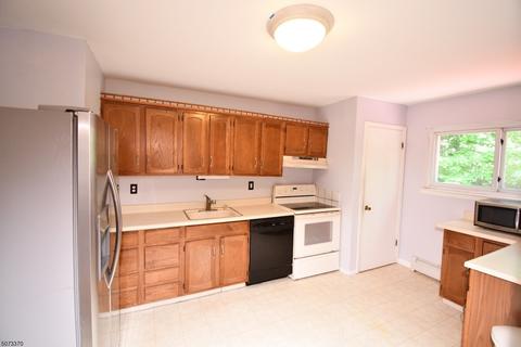 3 Valley Rd, Stanhope, NJ 07874 photo 2