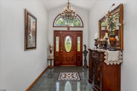 5 Alpine Dr, Wayne, NJ 07470 photo 4