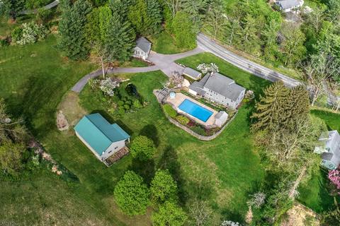 30 E Fox Chase Rd, Chester Twp, NJ 07930 photo 2
