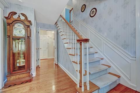 32 Greenbriar Dr, Summit, NJ 07901 photo 2