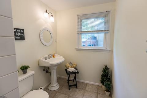 14 Crescent Rd, Wanaque, NJ 07465 photo 15