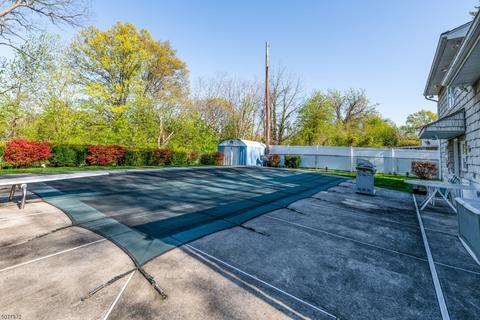 86 Post Cir, Clark, NJ 07066 photo 4