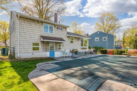 86 Post Cir, Clark, NJ 07066 photo 6