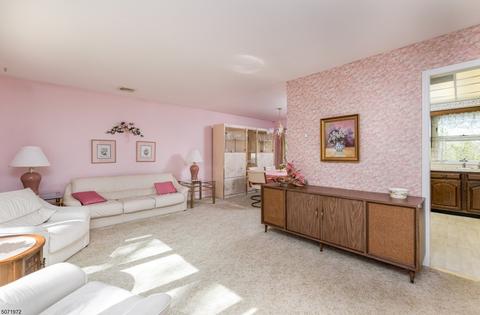 86 Post Cir, Clark, NJ 07066 photo 7