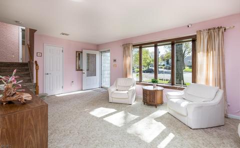 86 Post Cir, Clark, NJ 07066 photo 9