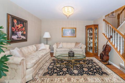 235 Warbler Dr, Wayne, NJ 07470 photo 2