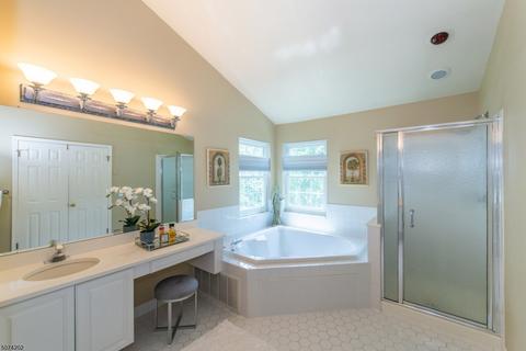 235 Warbler Dr, Wayne, NJ 07470 photo 13