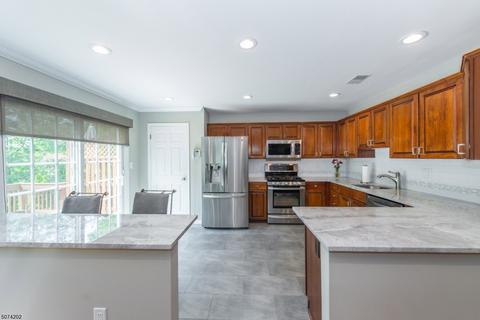 235 Warbler Dr, Wayne, NJ 07470 photo 3