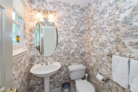 235 Warbler Dr, Wayne, NJ 07470 photo 11