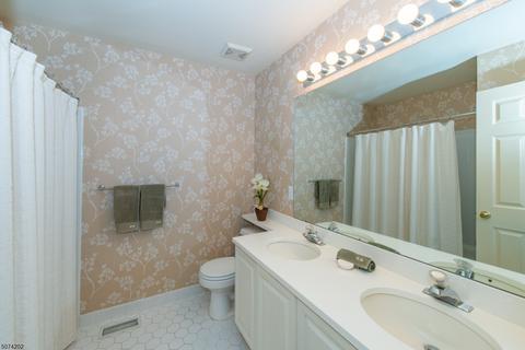 235 Warbler Dr, Wayne, NJ 07470 photo 17