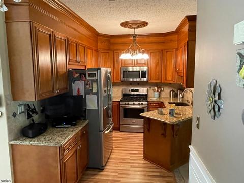 8505 Brittany Dr, Wayne, NJ 07470 photo 4