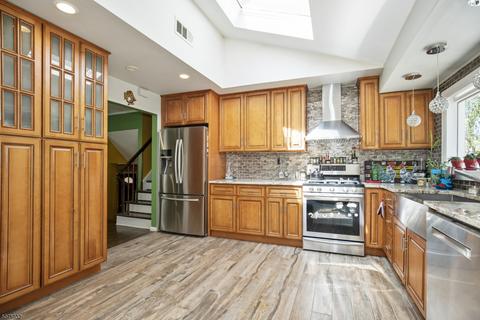 17 Shawn Ct, Wayne, NJ 07470 photo 6