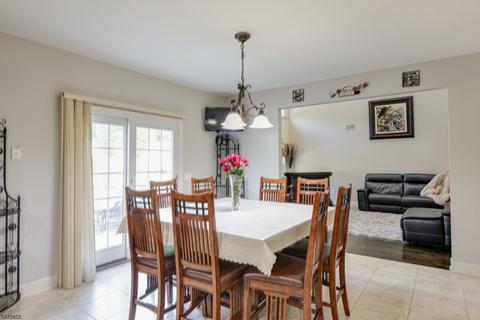 899 Valley Rd, Wayne, NJ 07470 photo 4