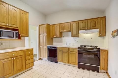 474 Herrick Dr, Dover, NJ 07801 photo 6