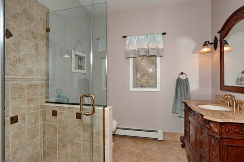 72 Chopin Dr, Wayne, NJ 07470 photo 12