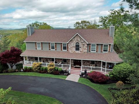 72 Chopin Dr, Wayne, NJ 07470 photo 2
