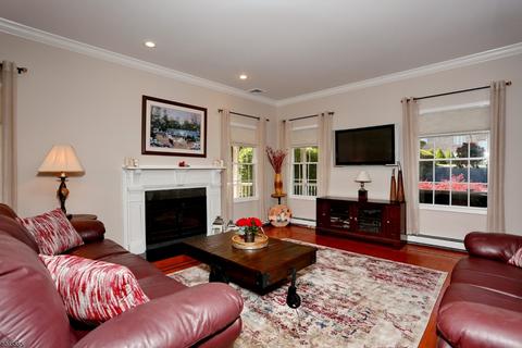 72 Chopin Dr, Wayne, NJ 07470 photo 4