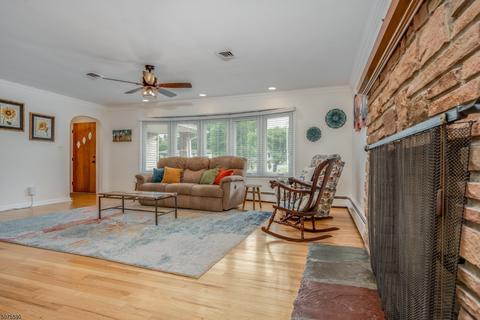 7 Circle Dr, Flemington, NJ 08822 photo 3