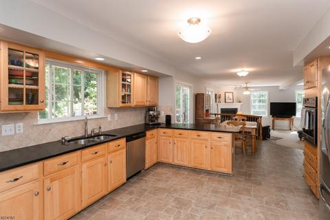 12 Peter Dr, Hackettstown, NJ 07840 photo 3