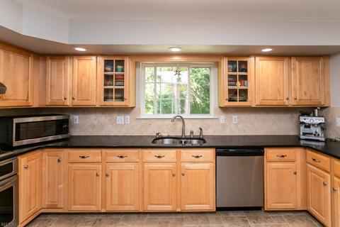 12 Peter Dr, Hackettstown, NJ 07840 photo 5
