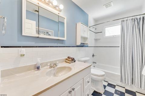 18 Cardinal Way, Wayne, NJ 07470 photo 16