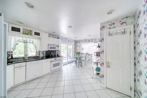 180 Laauwe Ave, Wayne, NJ 07470 photo 6