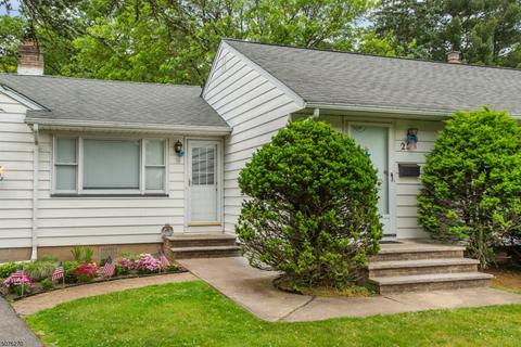 25 Jerome Pl, Wayne, NJ 07470 photo 2