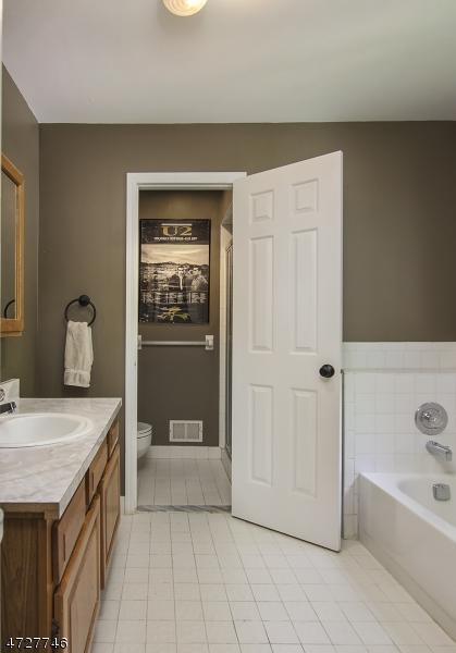 71 Overlook Dr, Hackettstown, NJ 07840 photo 9